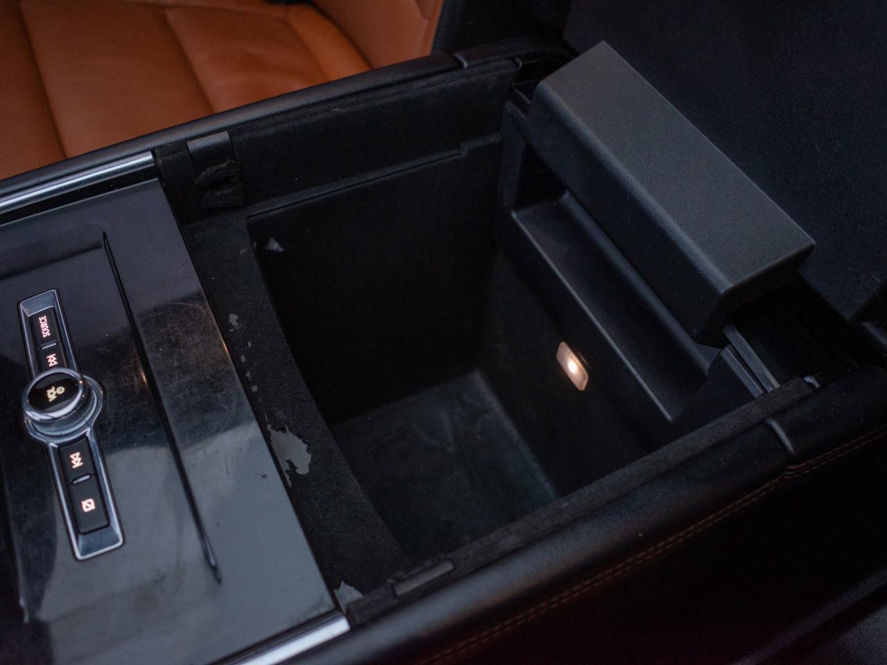 2021 Lincoln Navigator Reserve - Heated Steering Wheel Photo