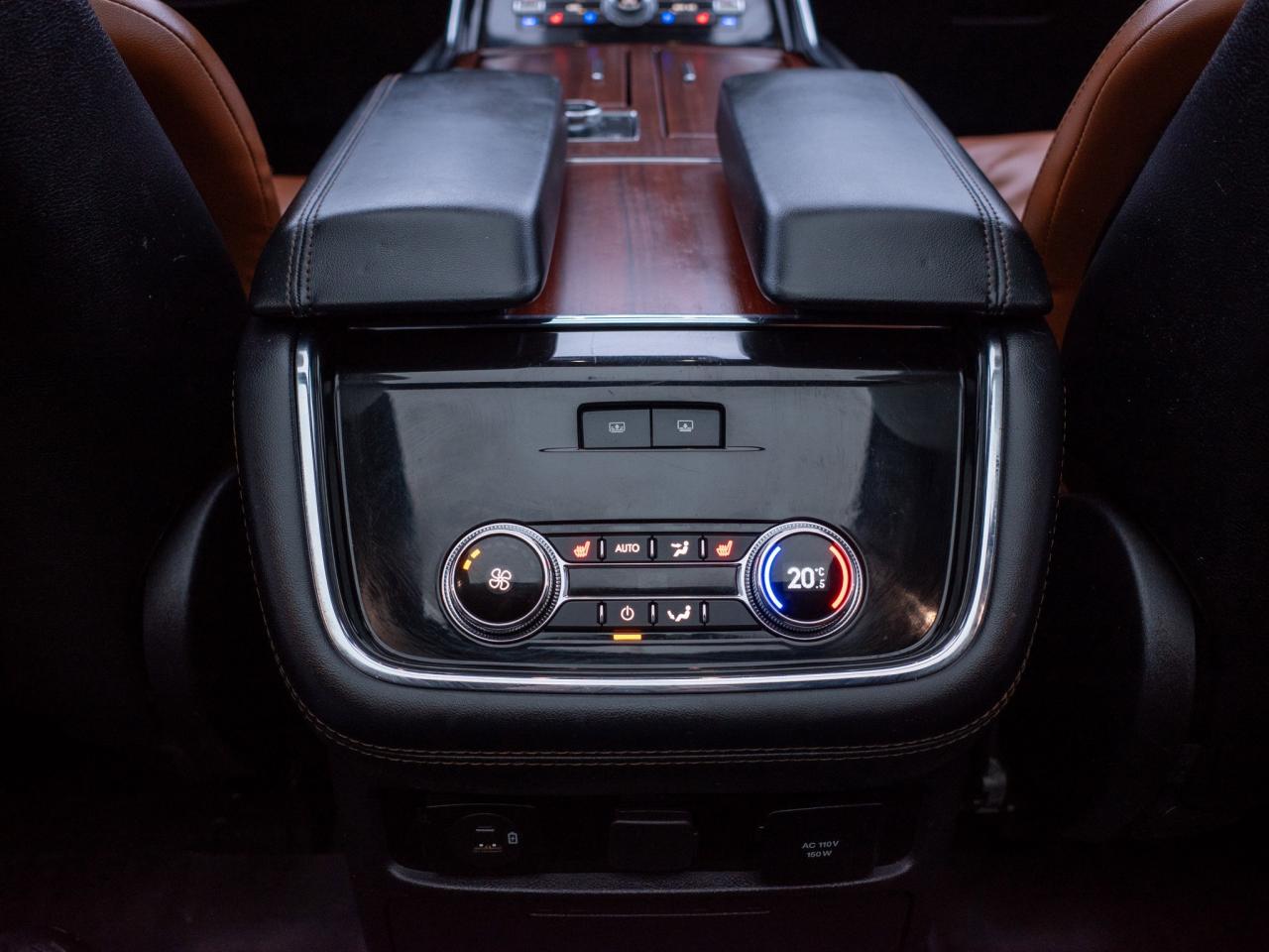 2021 Lincoln Navigator Reserve - Heated Steering Wheel Photo