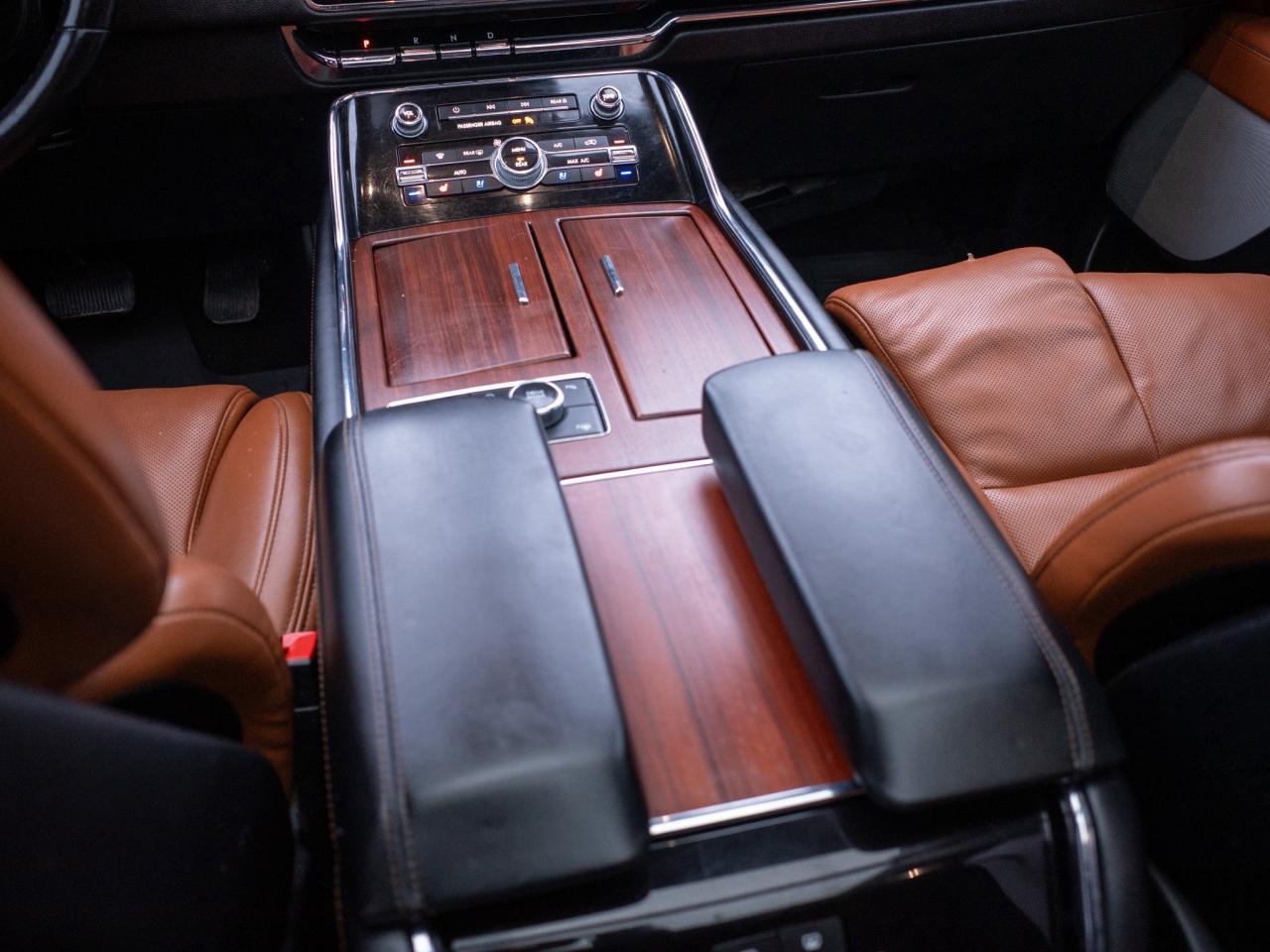 2021 Lincoln Navigator Reserve - Heated Steering Wheel Photo