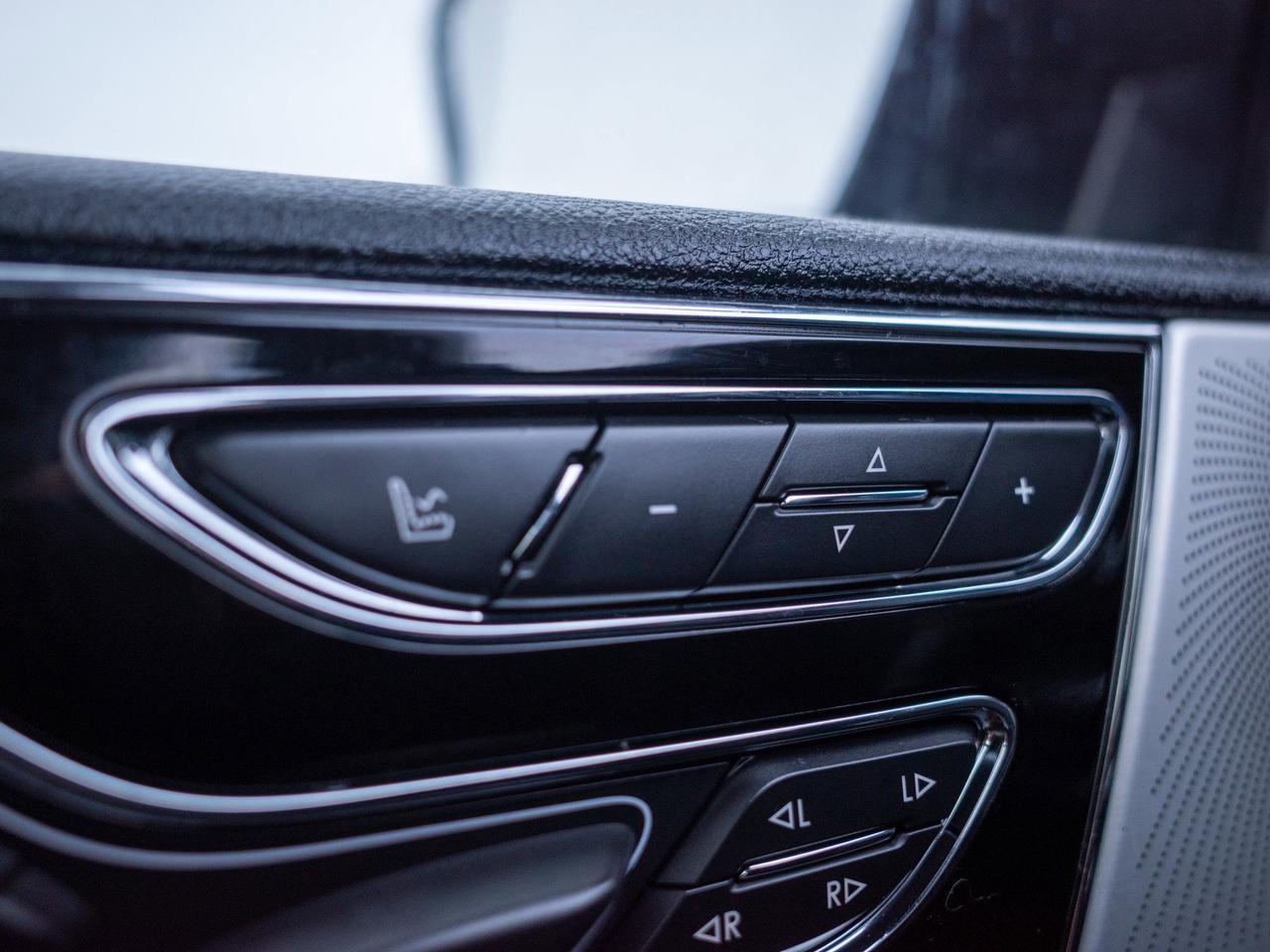 2021 Lincoln Navigator Reserve - Heated Steering Wheel   Power Liftgate Photo