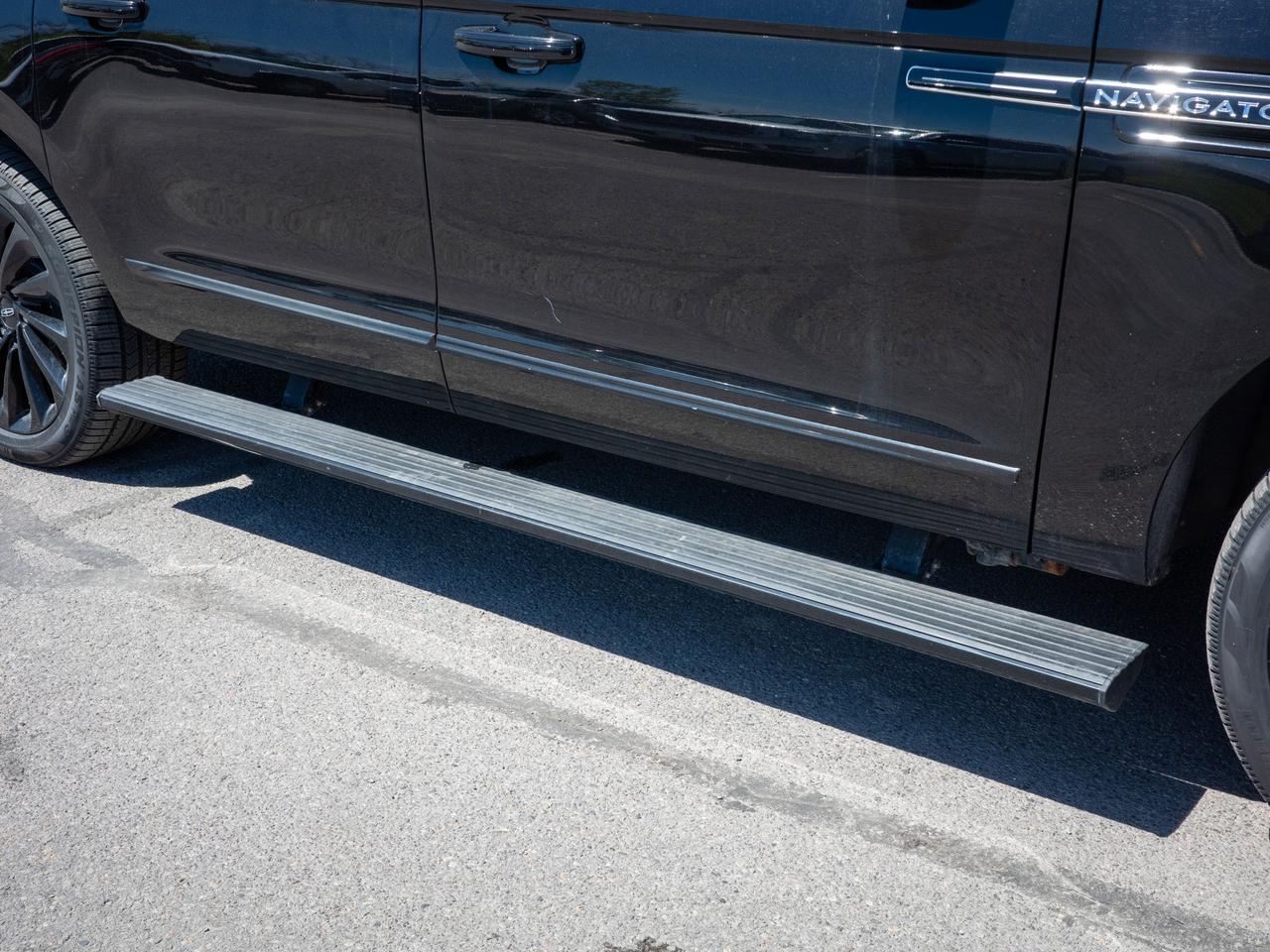 2021 Lincoln Navigator Reserve - Heated Steering Wheel   Power Liftgate Photo