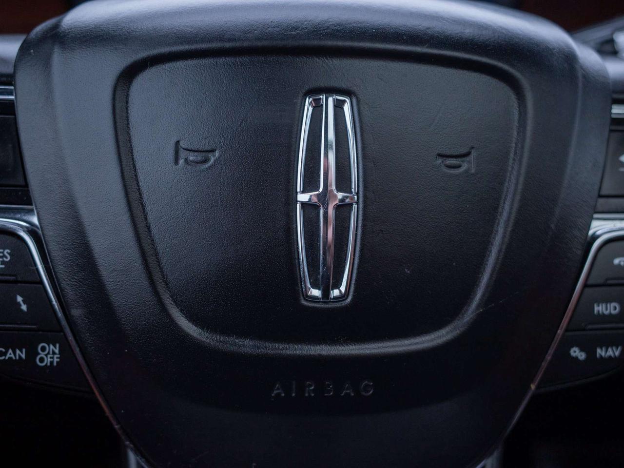 2021 Lincoln Navigator Reserve - Heated Steering Wheel   Power Liftgate Photo