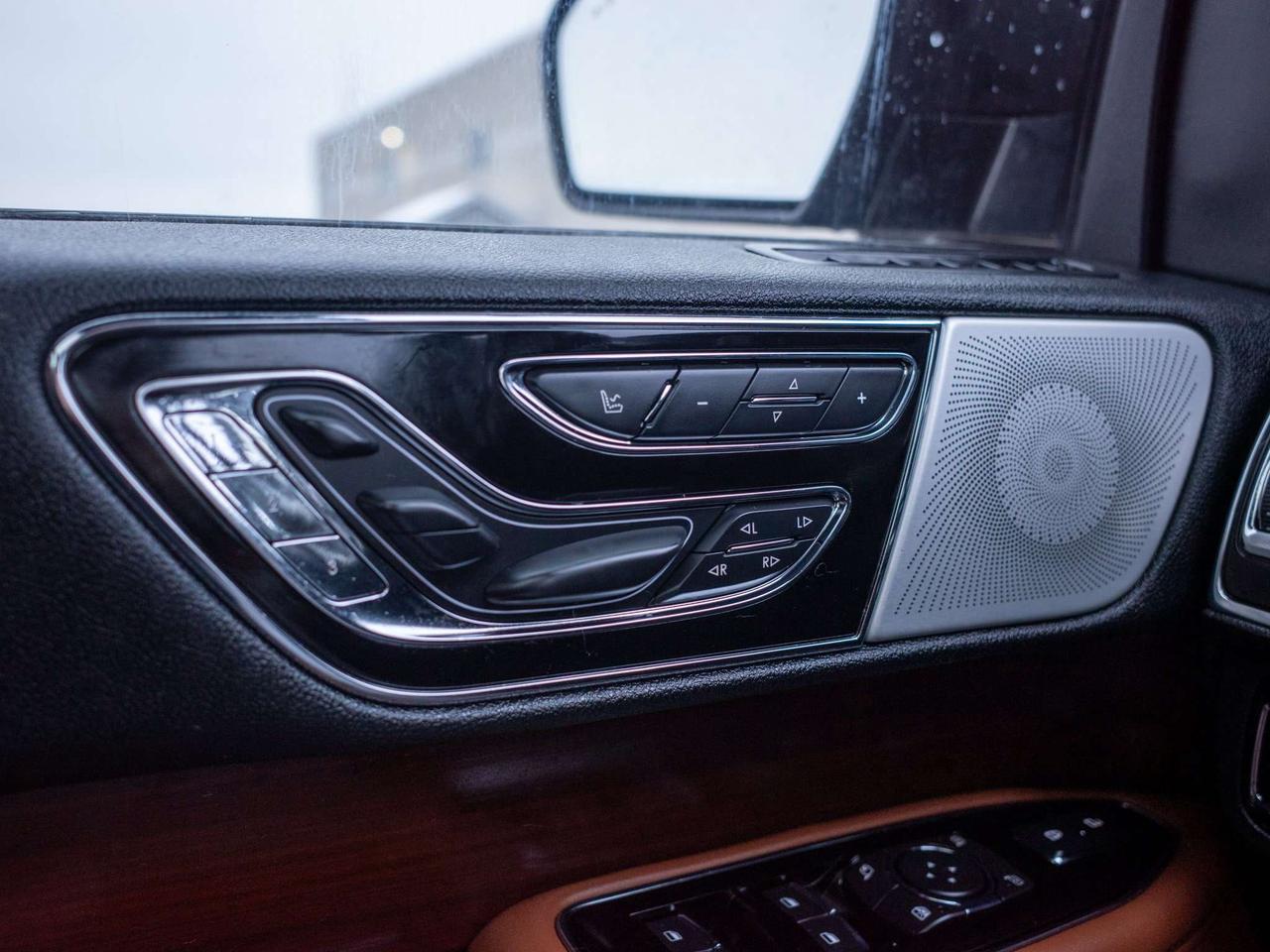2021 Lincoln Navigator Reserve - Heated Steering Wheel   Power Liftgate Photo