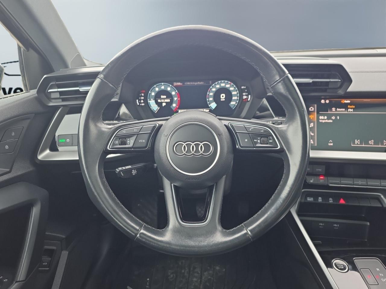 2022 Audi A3 NO ACCIDENTS / 1 OWNER / LOW KM / CARPLAY / SUNROO Photo