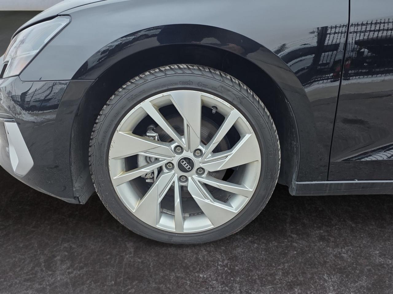 2022 Audi A3 NO ACCIDENTS / 1 OWNER / LOW KM / CARPLAY / SUNROO Photo