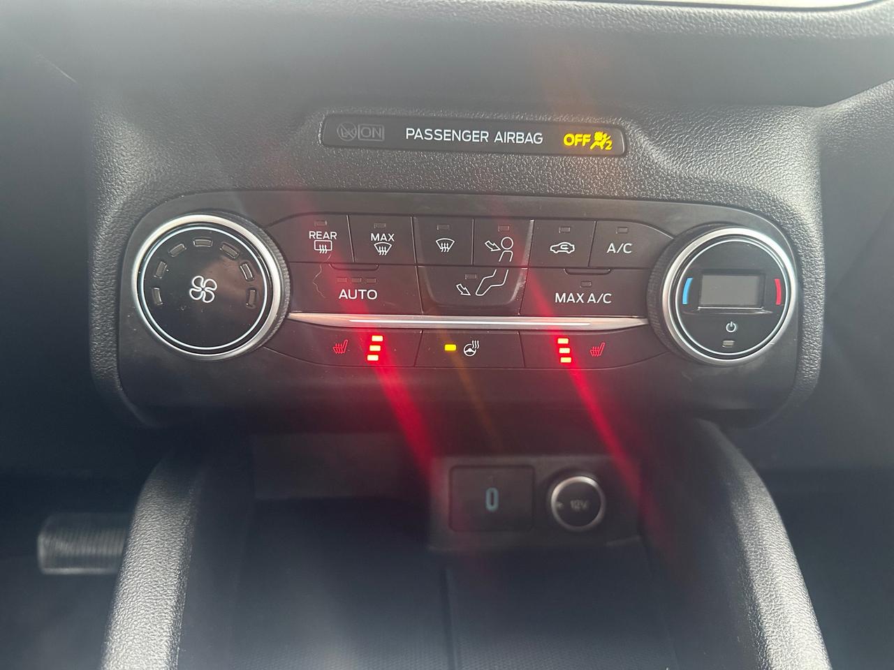 2020 Ford Escape SEL AWD * NO ACCIDENTS / 1 OWNER / FULL SERVICE HI Photo