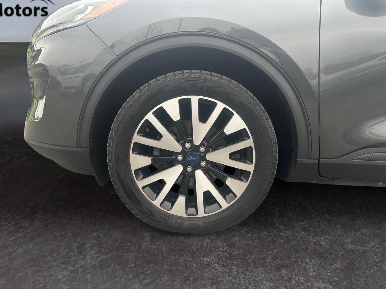 2020 Ford Escape SEL AWD * NO ACCIDENTS / 1 OWNER / FULL SERVICE HI Photo