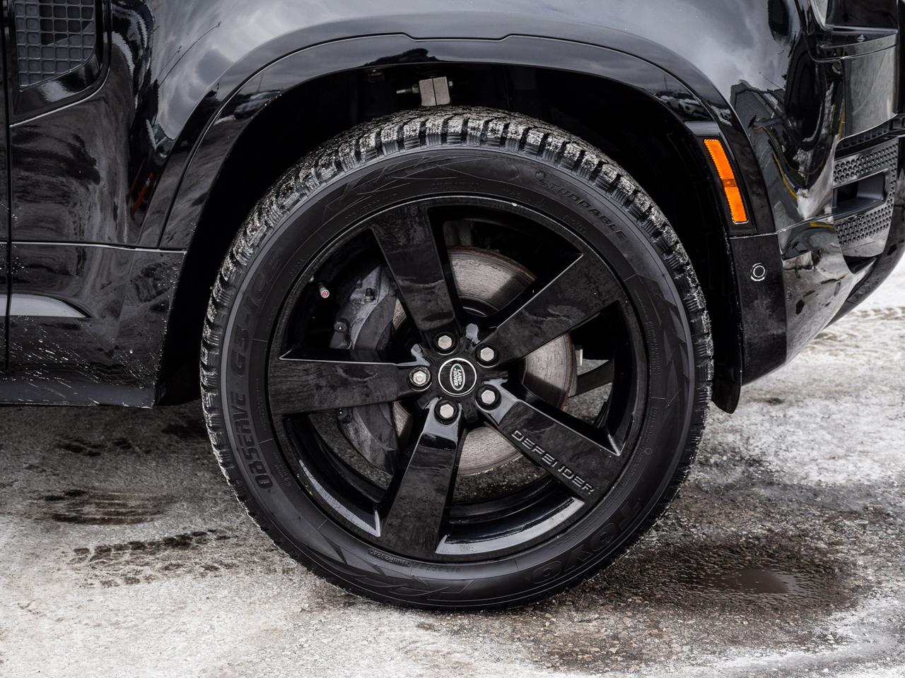 2025 Land Rover Defender 110 P400 X-Dynamic SE Photo