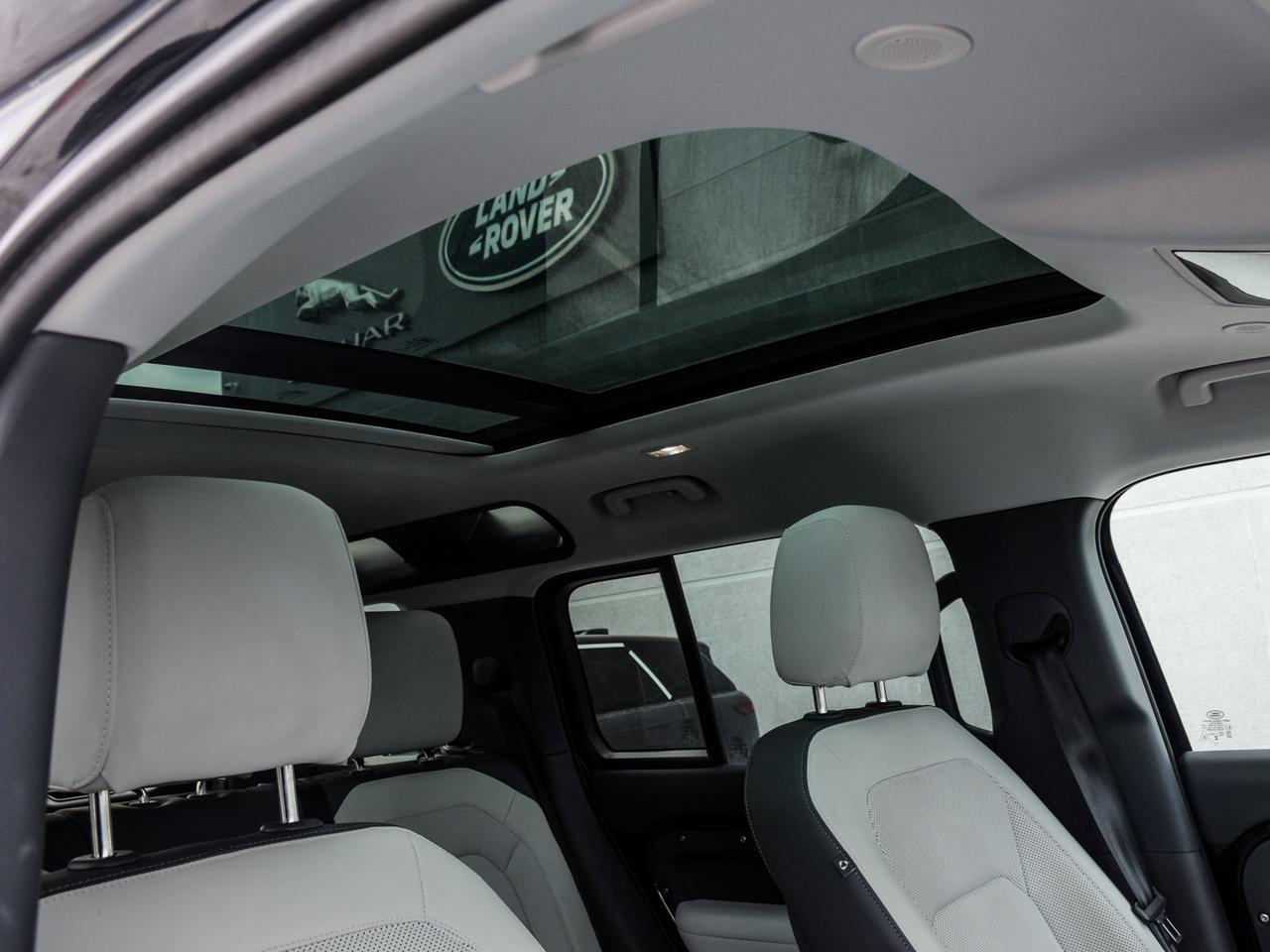 2025 Land Rover Defender 110 P400 X-Dynamic SE Photo