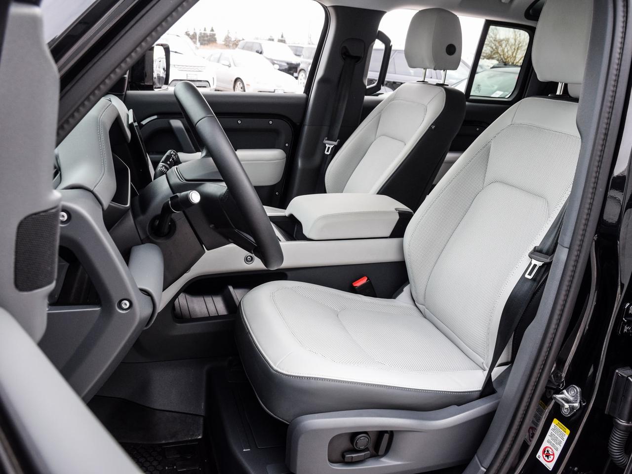 2025 Land Rover Defender 110 P400 X-Dynamic SE Photo