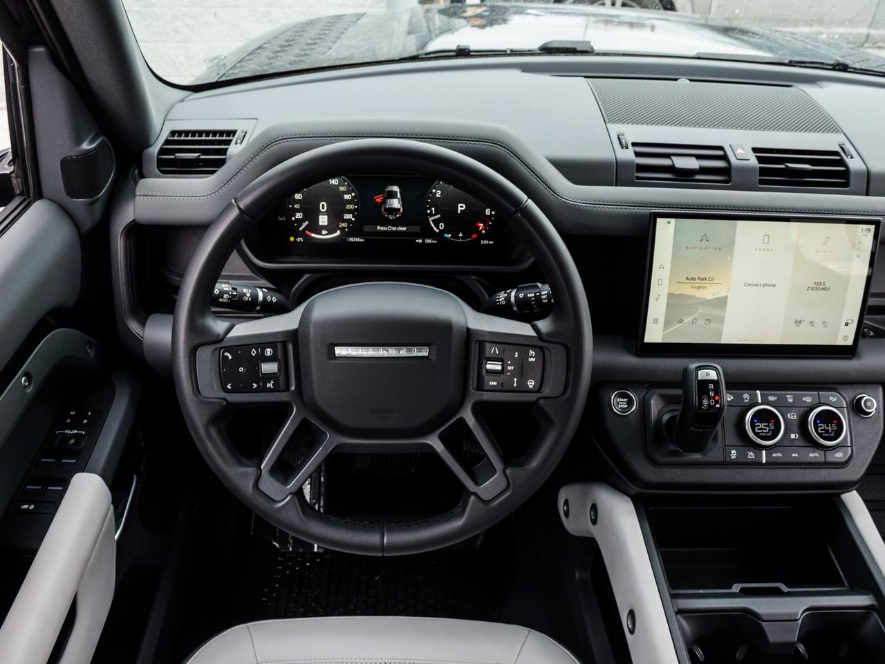 2025 Land Rover Defender 110 P400 X-Dynamic SE Photo