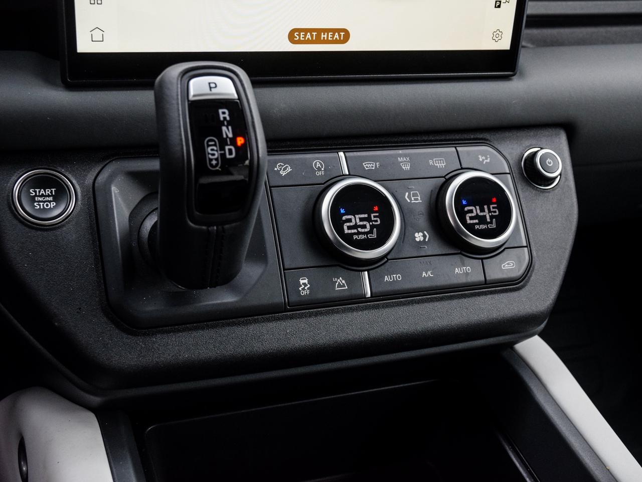 2025 Land Rover Defender 110 P400 X-Dynamic SE Photo