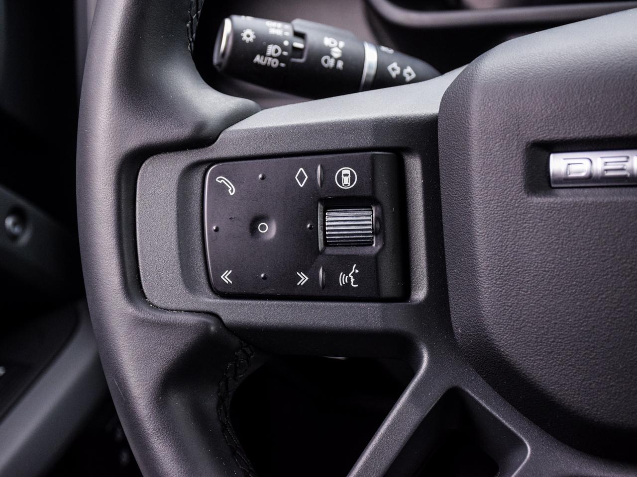 2025 Land Rover Defender 110 P400 X-Dynamic SE Photo