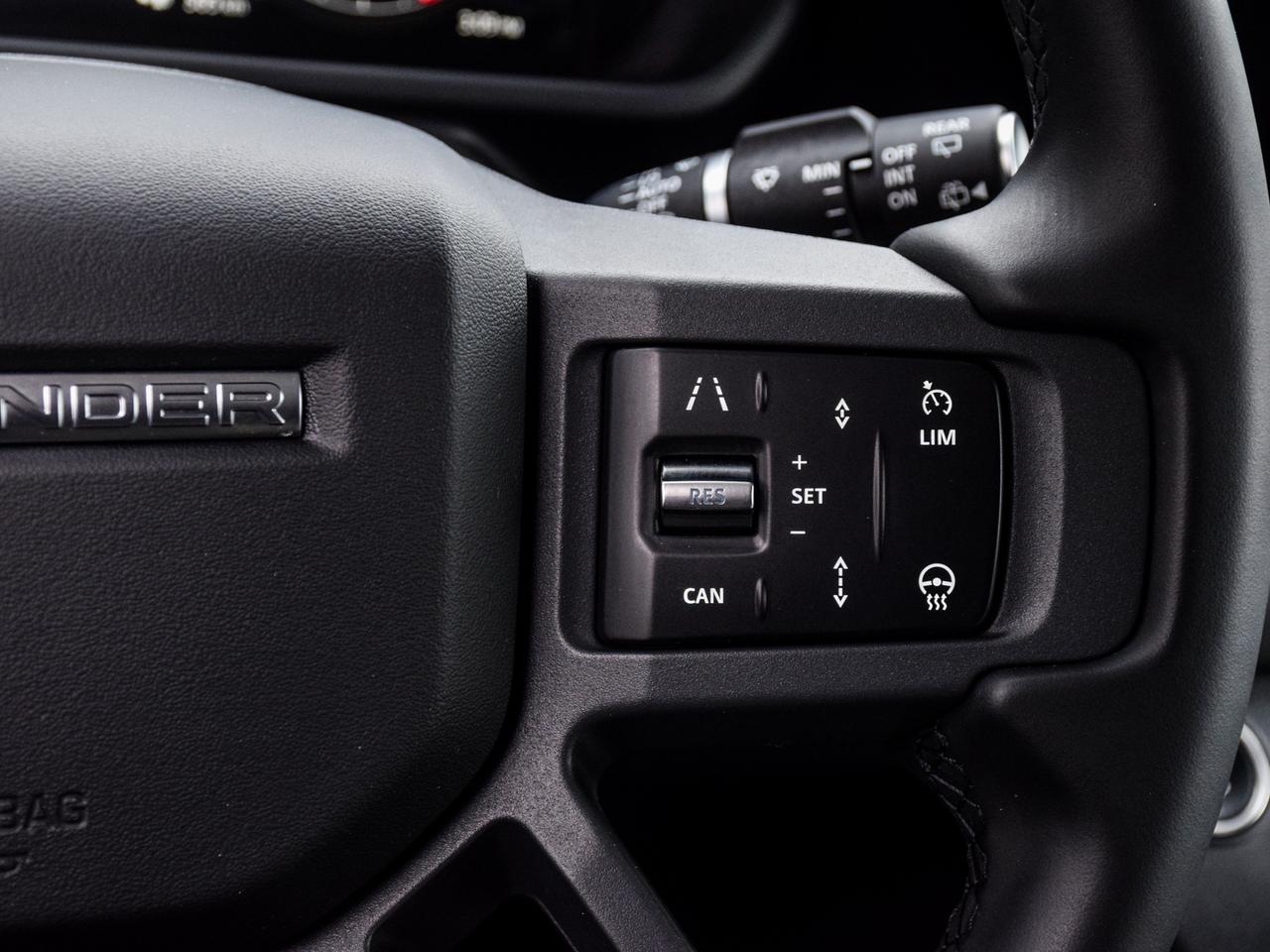 2025 Land Rover Defender 110 P400 X-Dynamic SE Photo