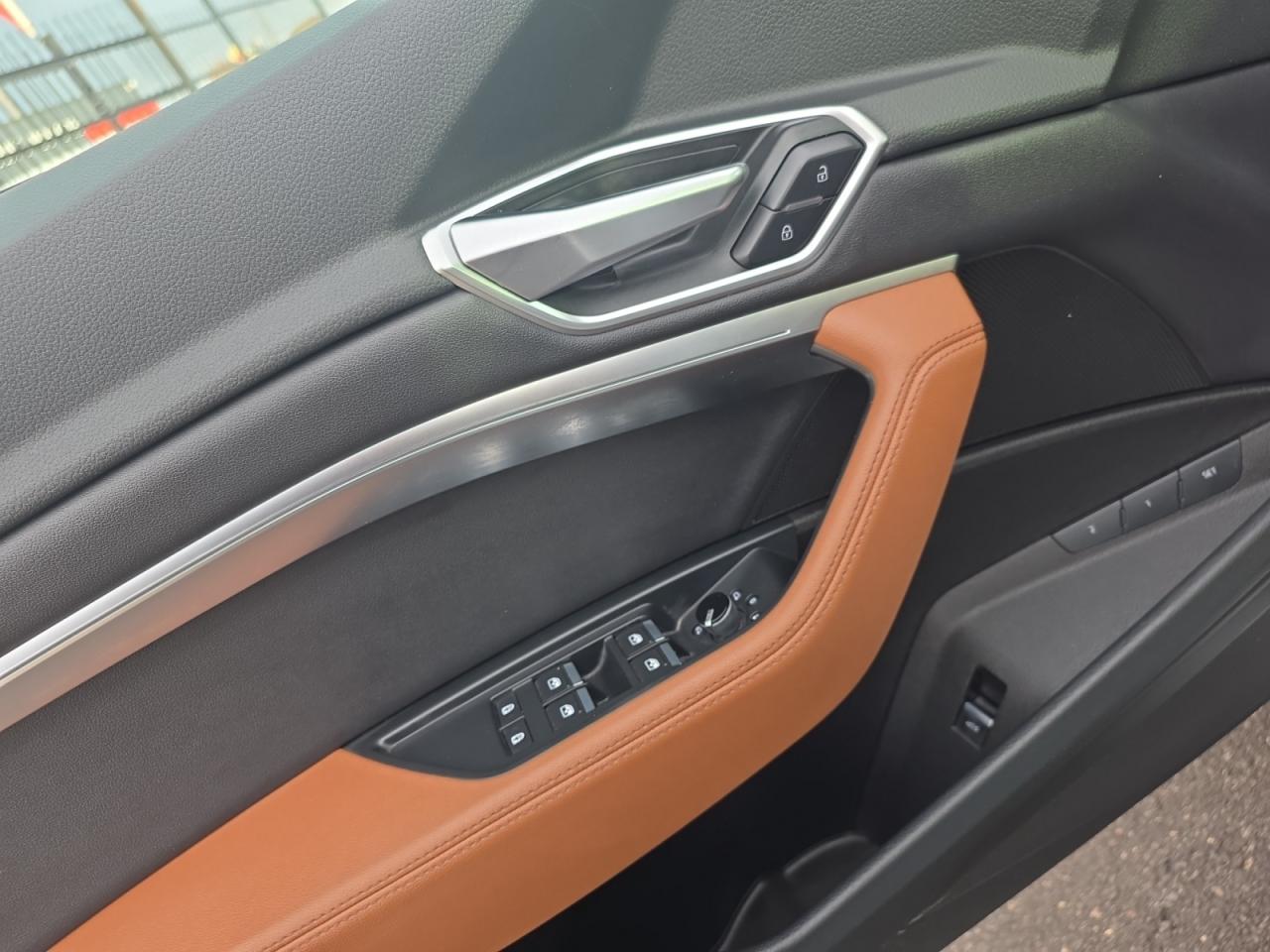 2022 Audi E-Tron Sportback Progressiv * NO ACCIDENT / 1 OWNER / FULL SERVICE Photo