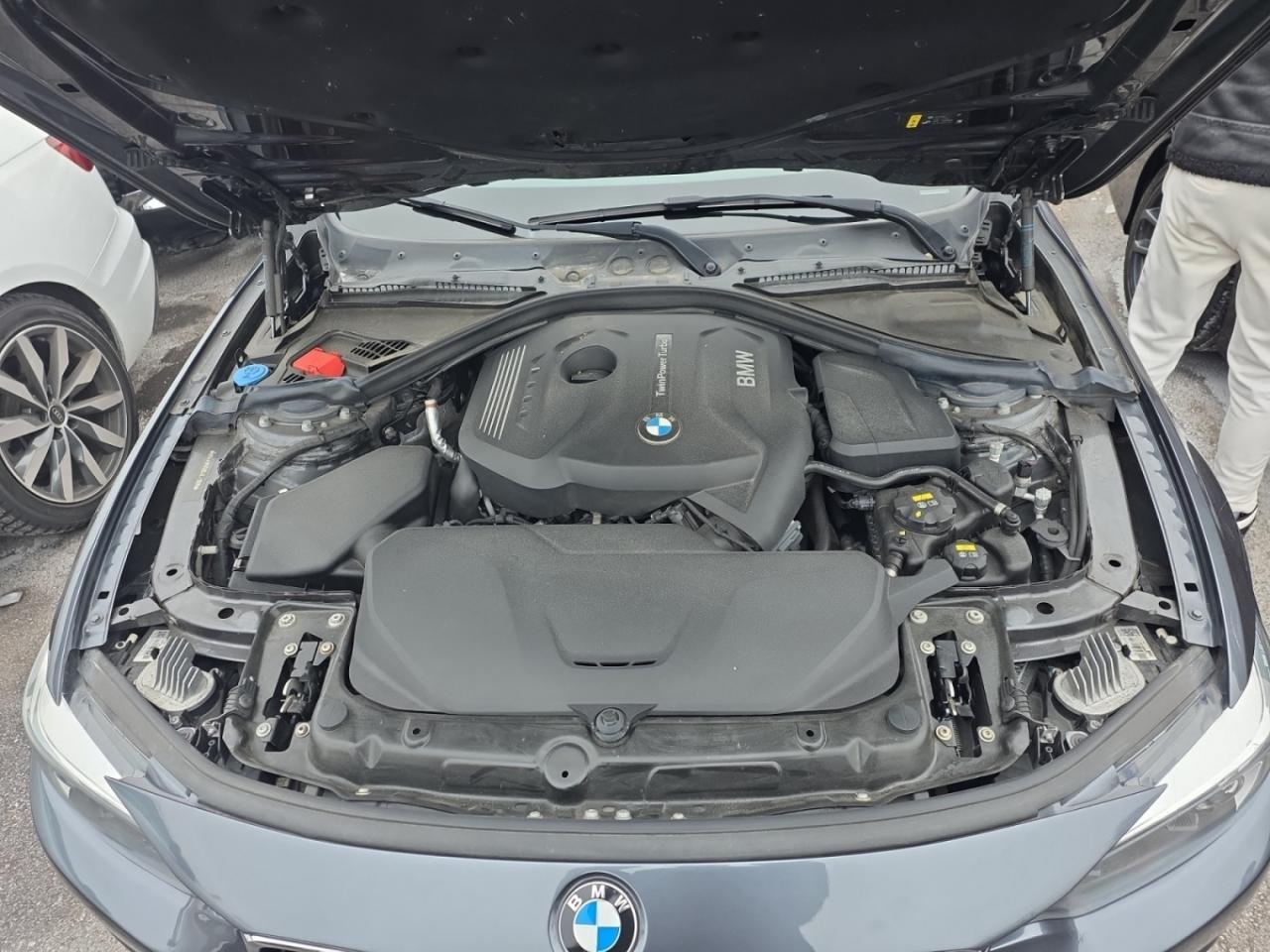 2019 BMW 4-Series 430i xDrive Coupe * RED INT / NAVIGATION / CAMERA Photo