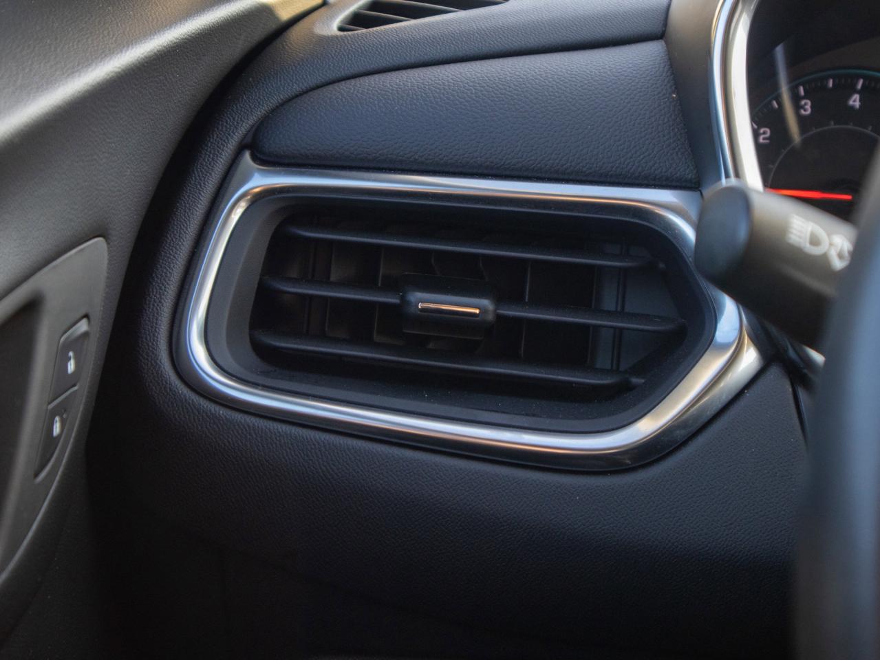 2024 Chevrolet Equinox LT - Blind Spot Monitor Photo