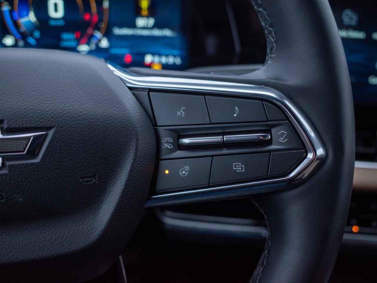 2025 Chevrolet Equinox AWD ACTIV - Power Liftgate   Heated Front Seats Photo