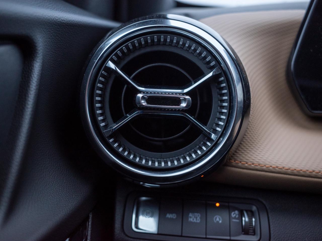 2025 Chevrolet Equinox AWD ACTIV - Power Liftgate Heated Front Seats Photo