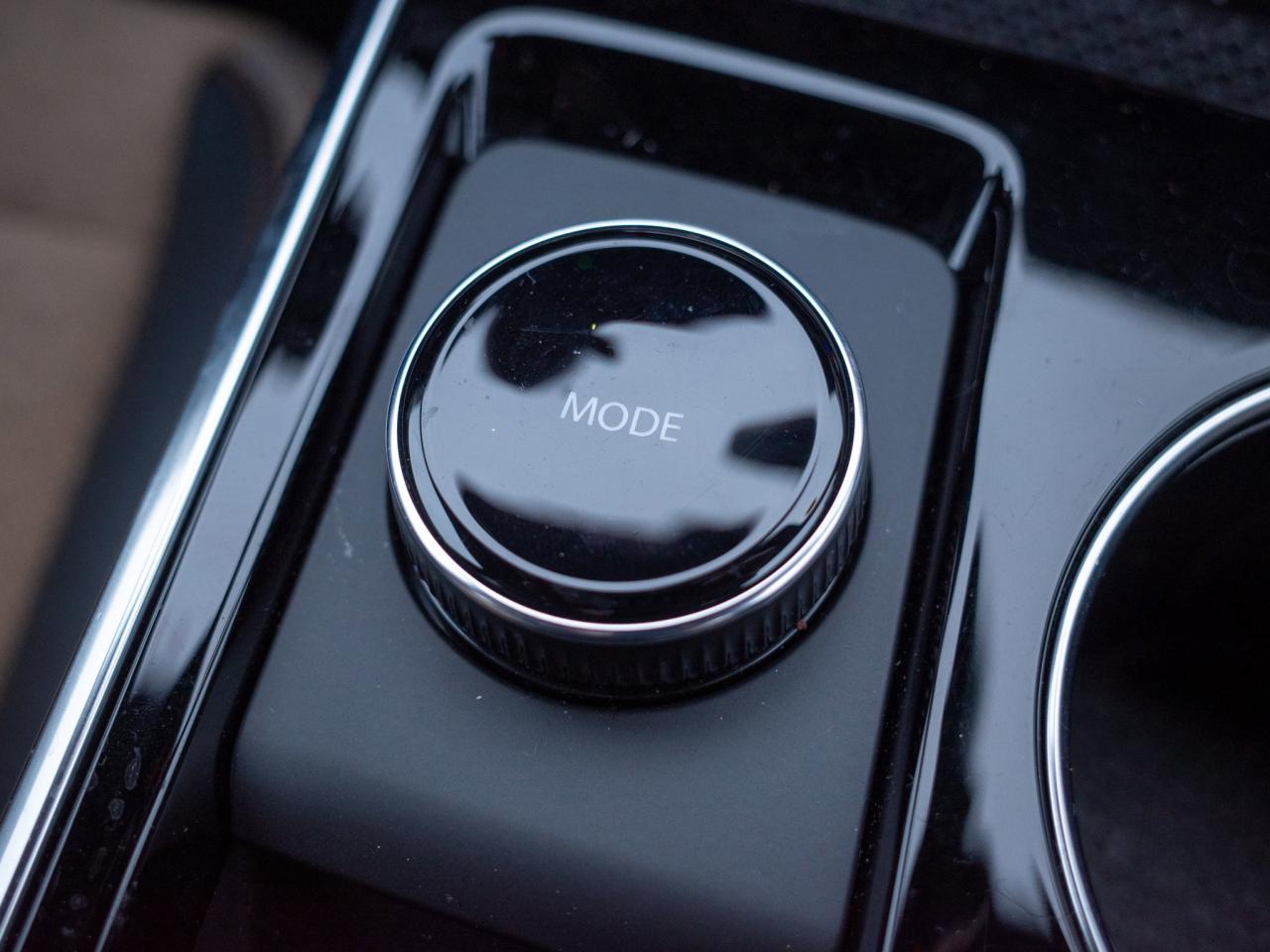 2025 Chevrolet Equinox AWD ACTIV - Power Liftgate   Heated Front Seats Photo