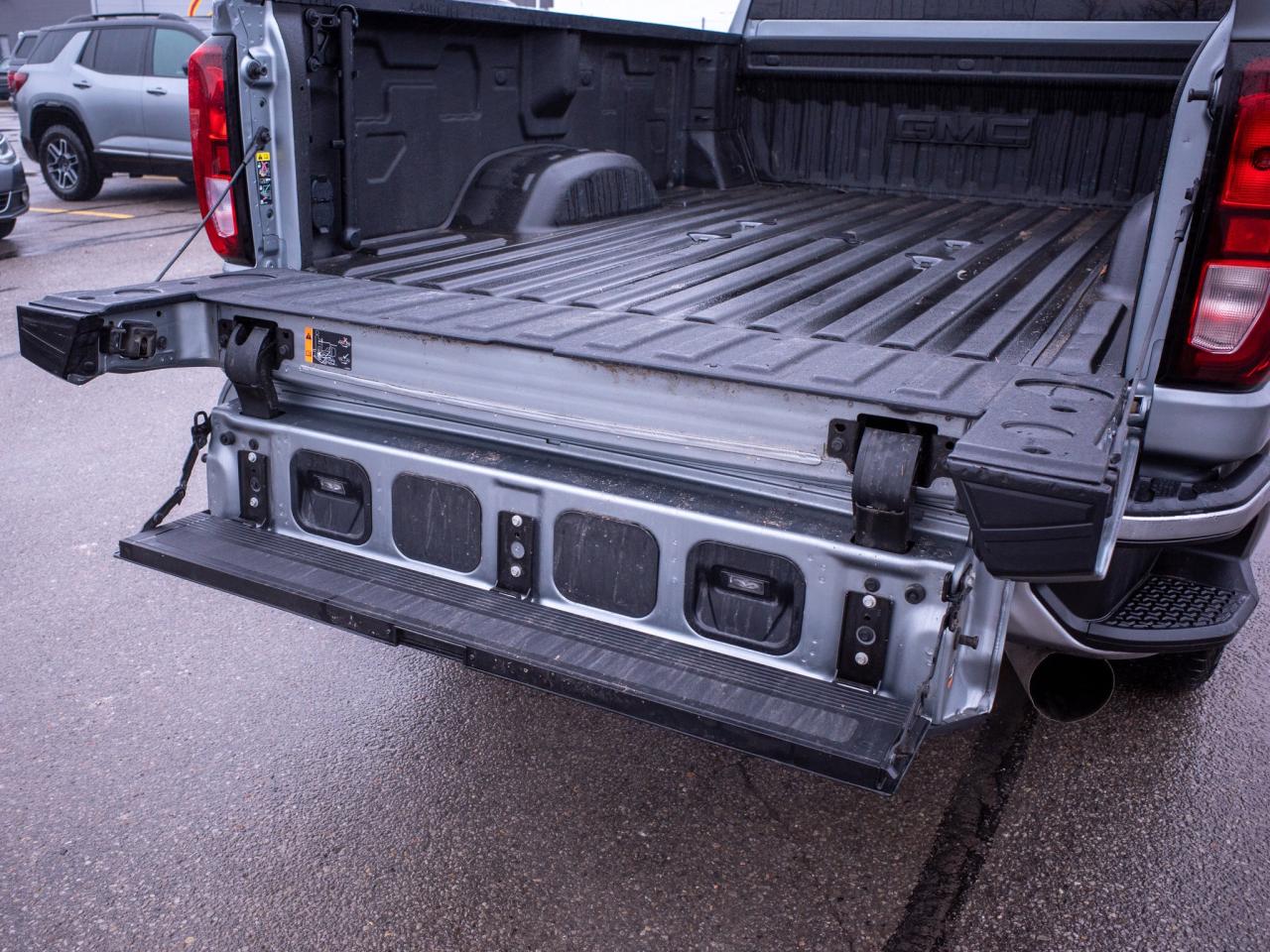 2024 GMC SIERRA 2500HD SLE - WiFi Hotspot   Heated Mirrors Photo