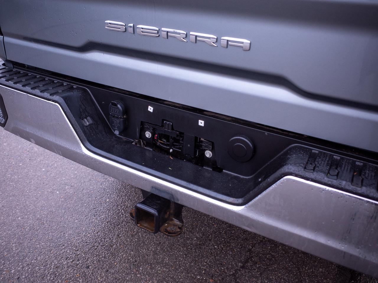 2024 GMC SIERRA 2500HD SLE - WiFi Hotspot   Heated Mirrors Photo