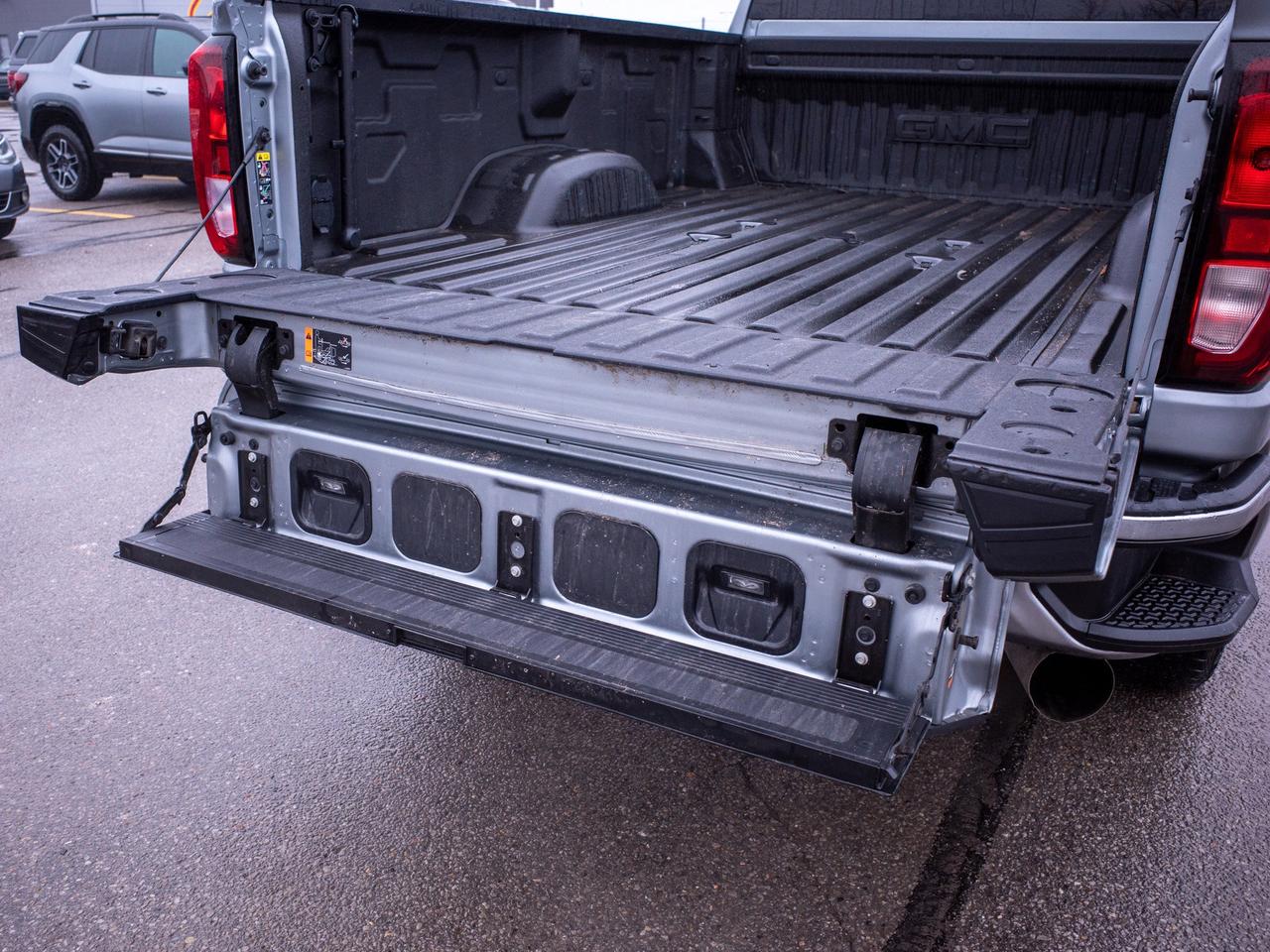 2024 GMC SIERRA 2500HD SLE - WiFi Hotspot   Heated Mirrors Photo