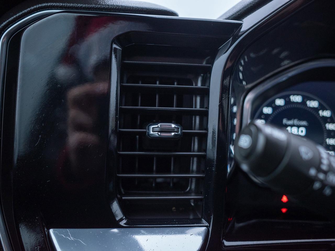 2024 GMC SIERRA 2500HD SLE - WiFi Hotspot   Heated Mirrors Photo