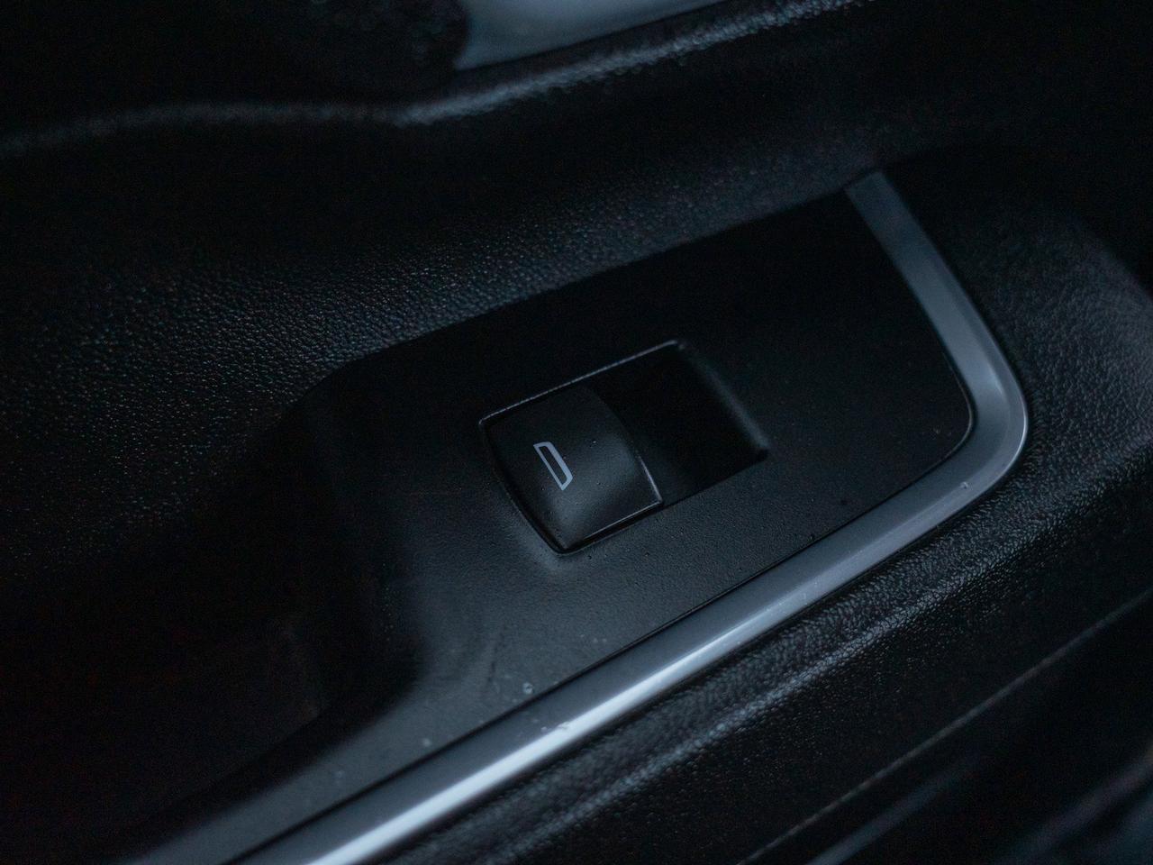 2024 GMC SIERRA 2500HD SLE - WiFi Hotspot   Heated Mirrors Photo