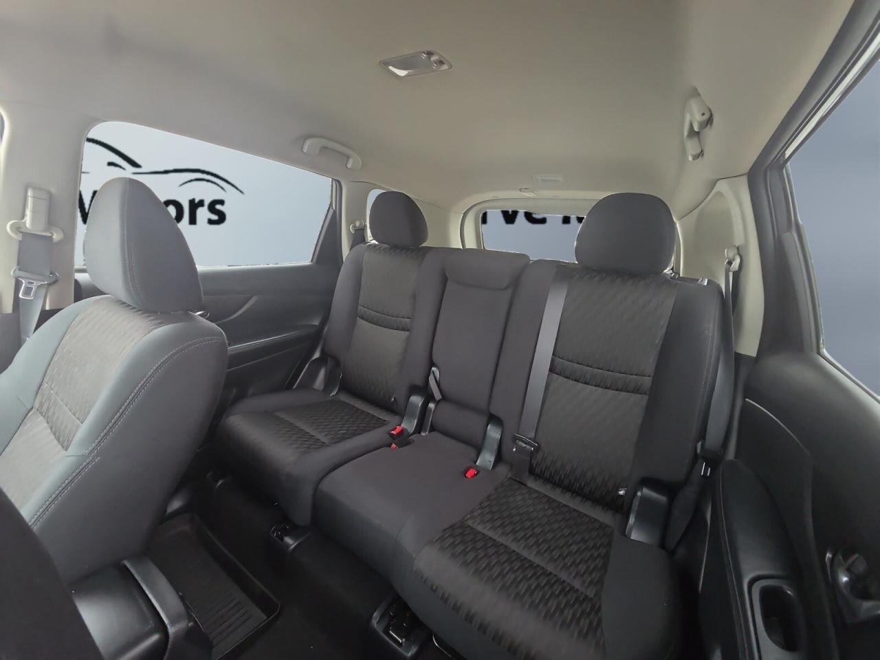 2018 Nissan Rogue SV AWD * CARPLAY / CAMERA / BLIND SPOT ASSIST / HE Photo