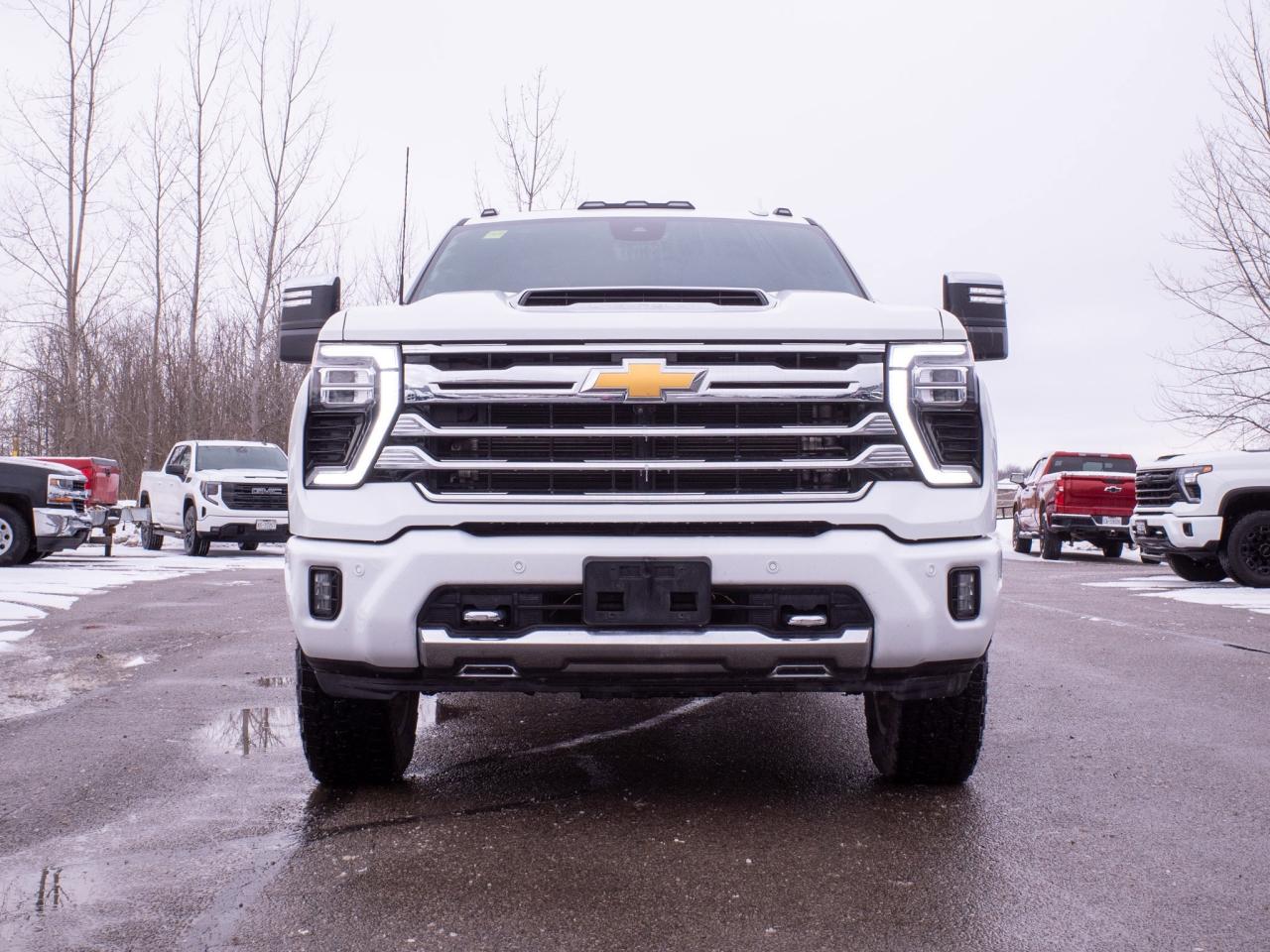 2024 Chevrolet SILVERADO 2500HD High Country - Heated Leather Seats Photo2
