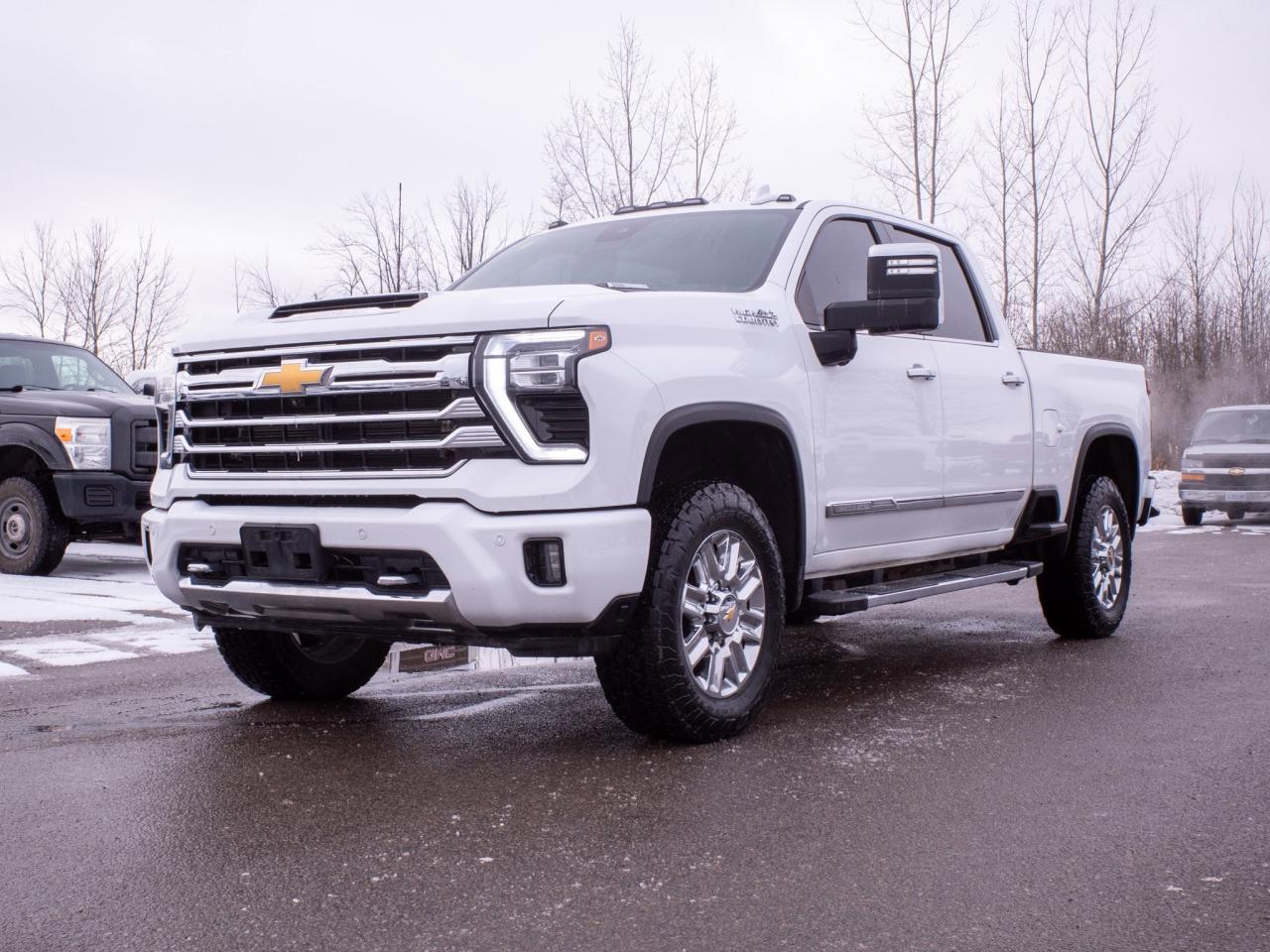 2024 Chevrolet SILVERADO 2500HD High Country - Heated Leather Seats Photo3