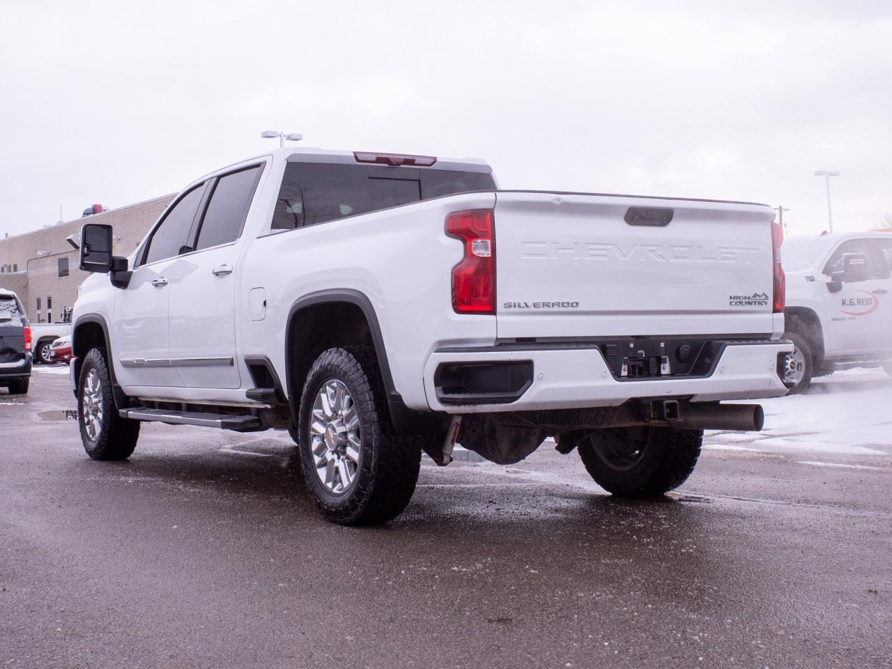 2024 Chevrolet SILVERADO 2500HD High Country - Heated Leather Seats Photo