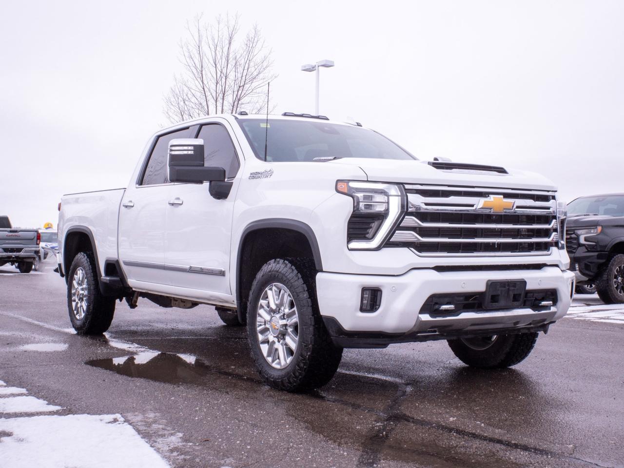 2024 Chevrolet SILVERADO 2500HD High Country - Heated Leather Seats Photo