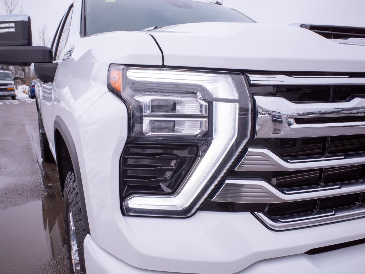 2024 Chevrolet SILVERADO 2500HD High Country - Heated Leather Seats Photo