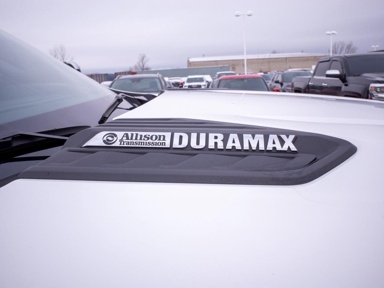 2024 Chevrolet SILVERADO 2500HD High Country - Heated Leather Seats Photo