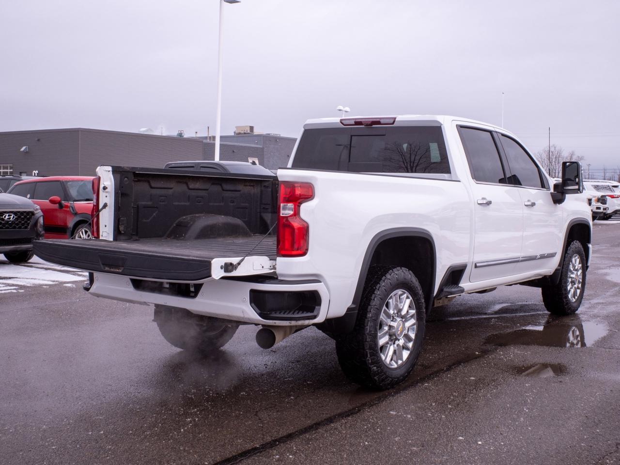 2024 Chevrolet SILVERADO 2500HD High Country - Heated Leather Seats Photo