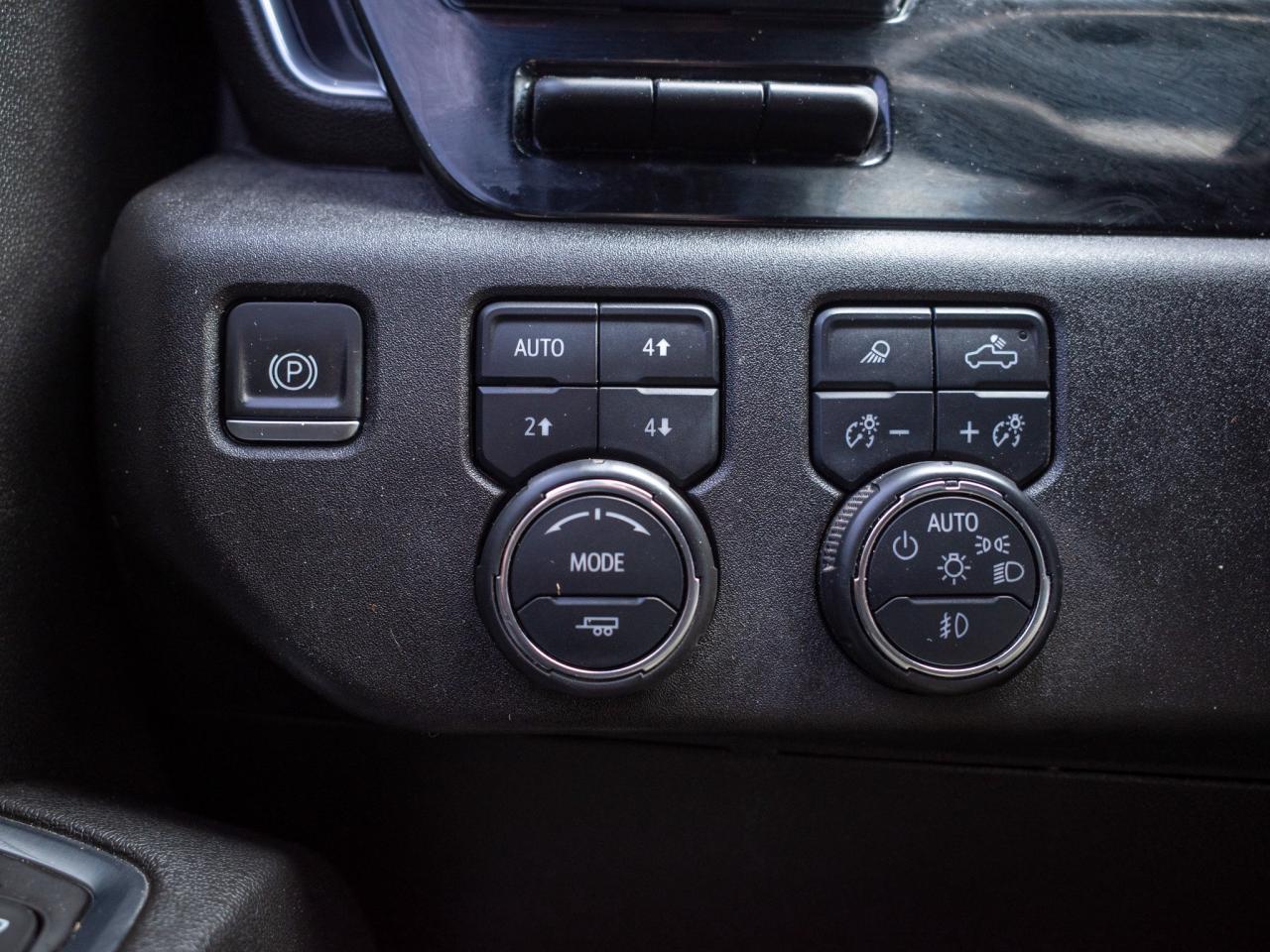 2024 Chevrolet SILVERADO 2500HD High Country - Heated Leather Seats Photo