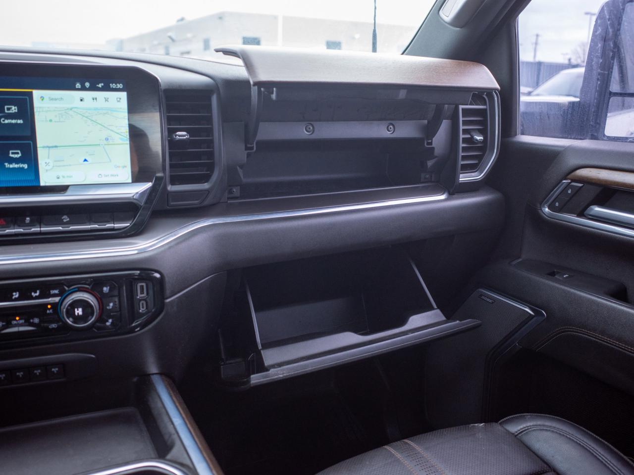 2024 Chevrolet SILVERADO 2500HD High Country - Heated Leather Seats Photo