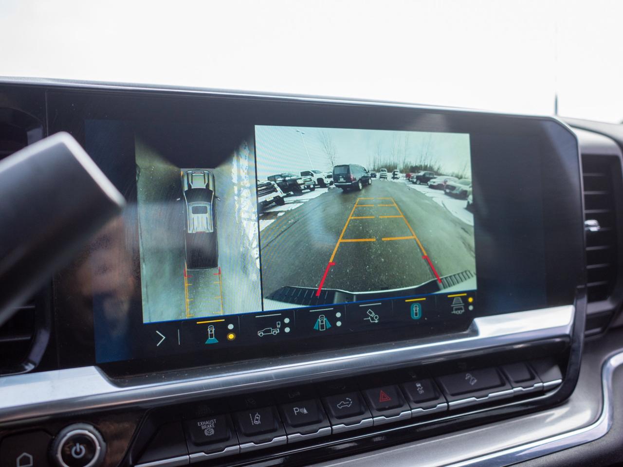 2024 Chevrolet SILVERADO 2500HD High Country - Heated Leather Seats Photo