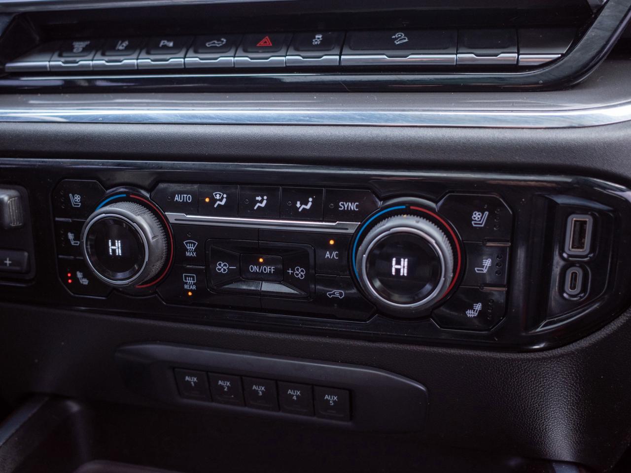 2024 Chevrolet SILVERADO 2500HD High Country - Heated Leather Seats Photo