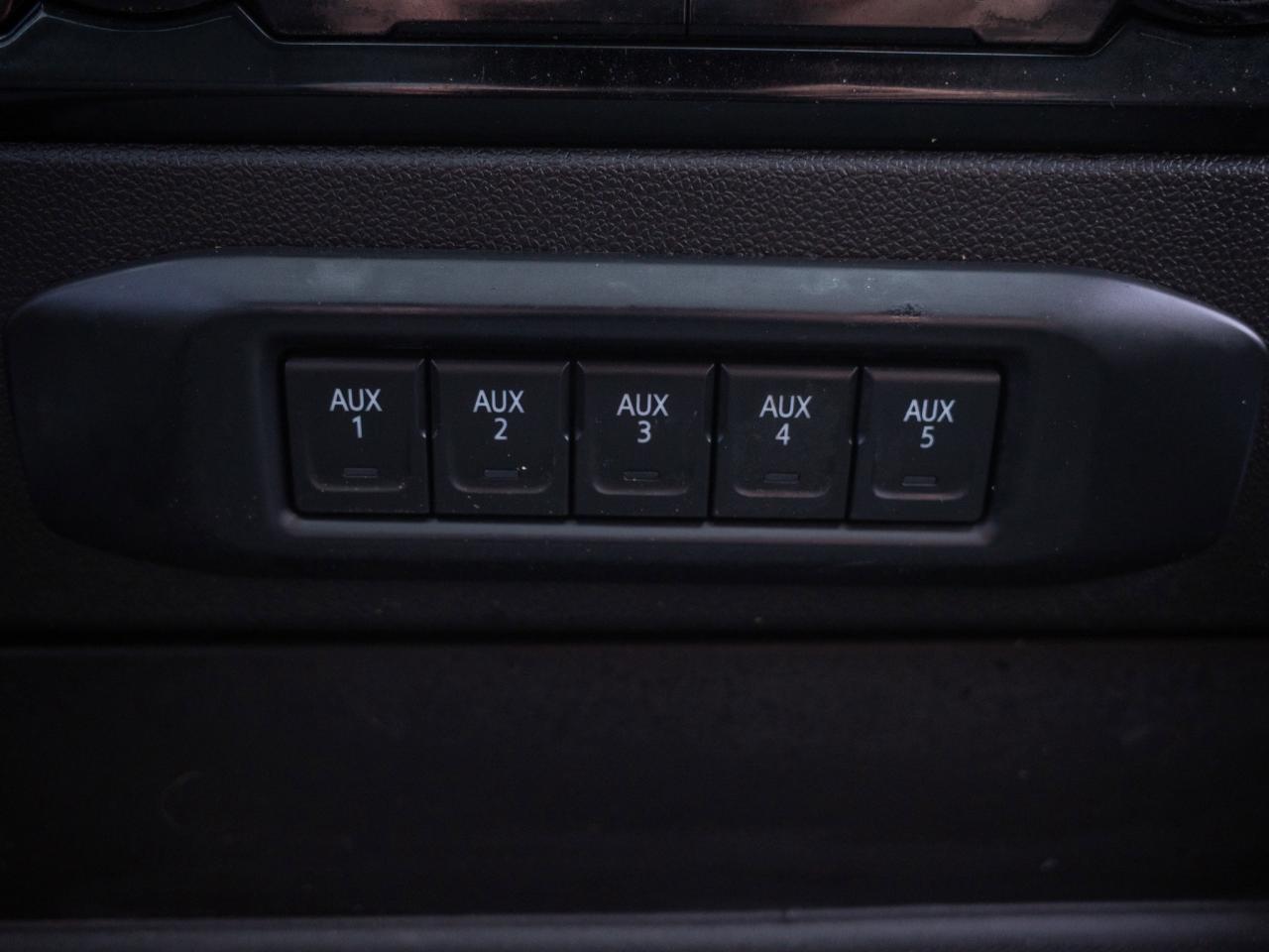 2024 Chevrolet SILVERADO 2500HD High Country - Heated Leather Seats Photo