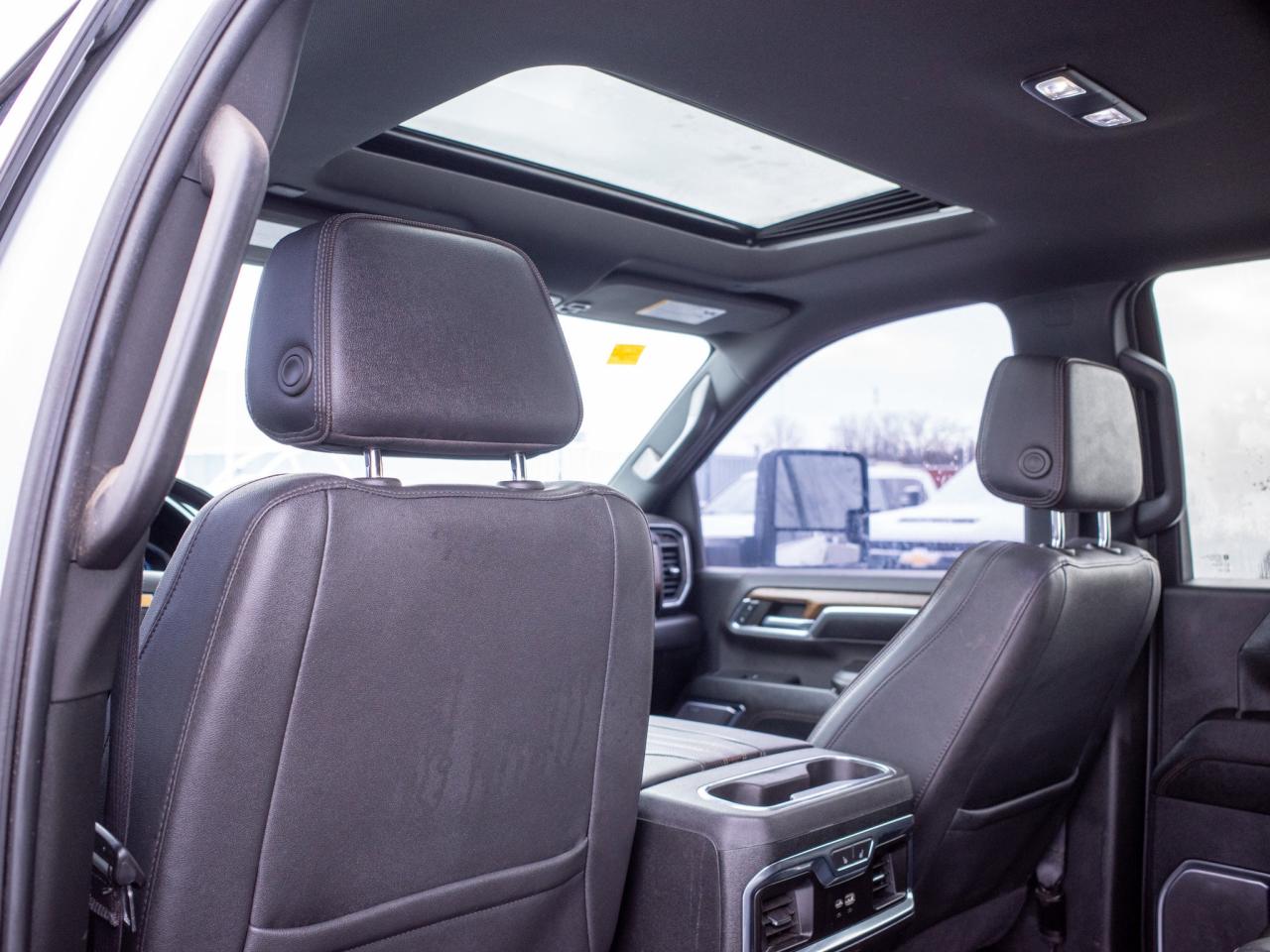 2024 Chevrolet SILVERADO 2500HD High Country - Heated Leather Seats Photo