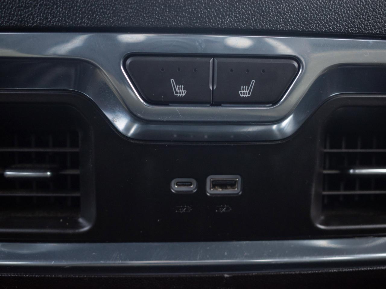 2024 Chevrolet SILVERADO 2500HD High Country - Heated Leather Seats Photo