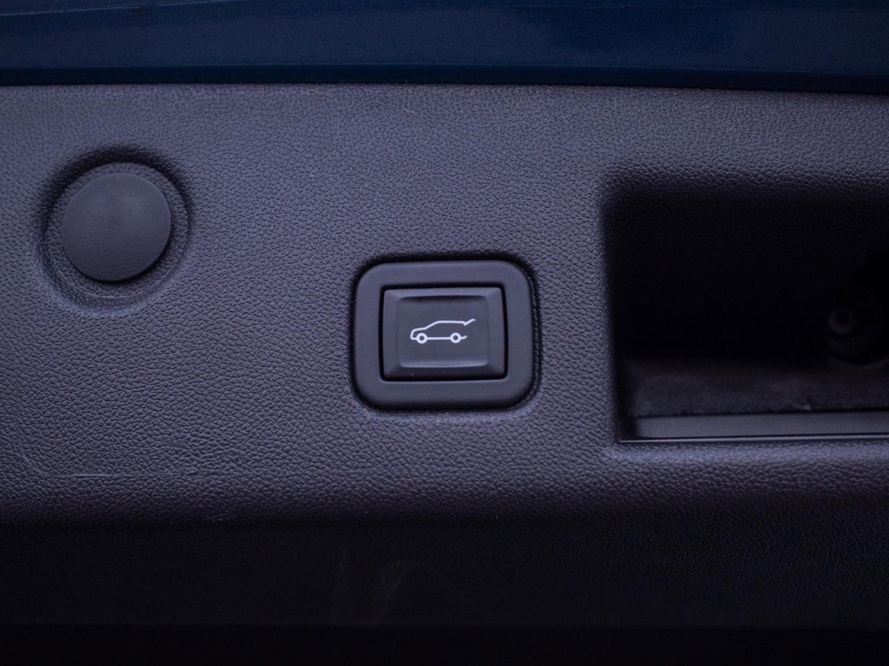 2024 Chevrolet Equinox LT - Rear Defrost Blind Spot Monitor Photo