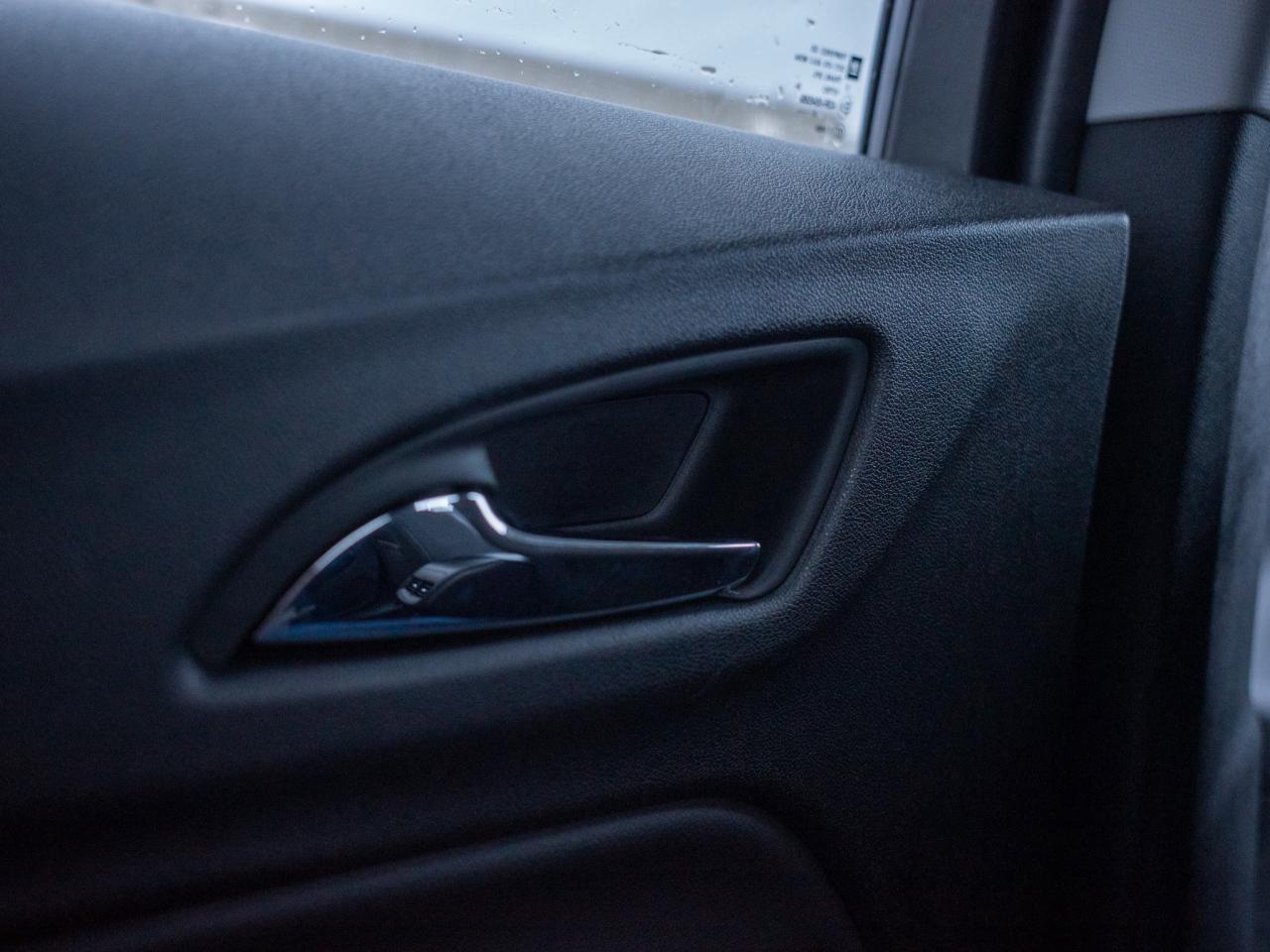 2024 Chevrolet Equinox LT - Rear Defrost   Blind Spot Monitor Photo