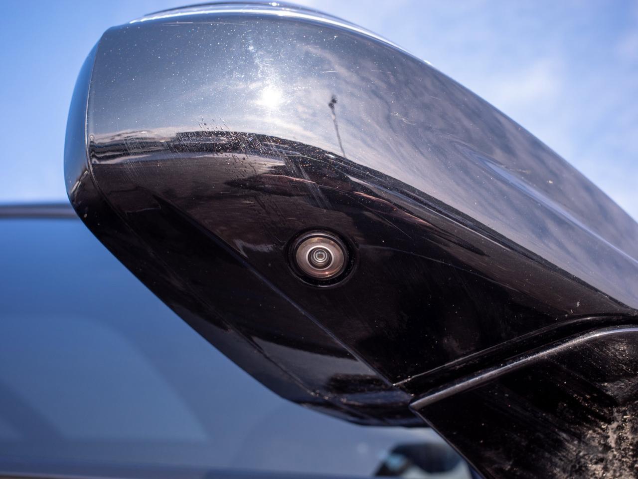 2021 Cadillac XT5 AWD Sport - Rain Sensing Wipers Photo