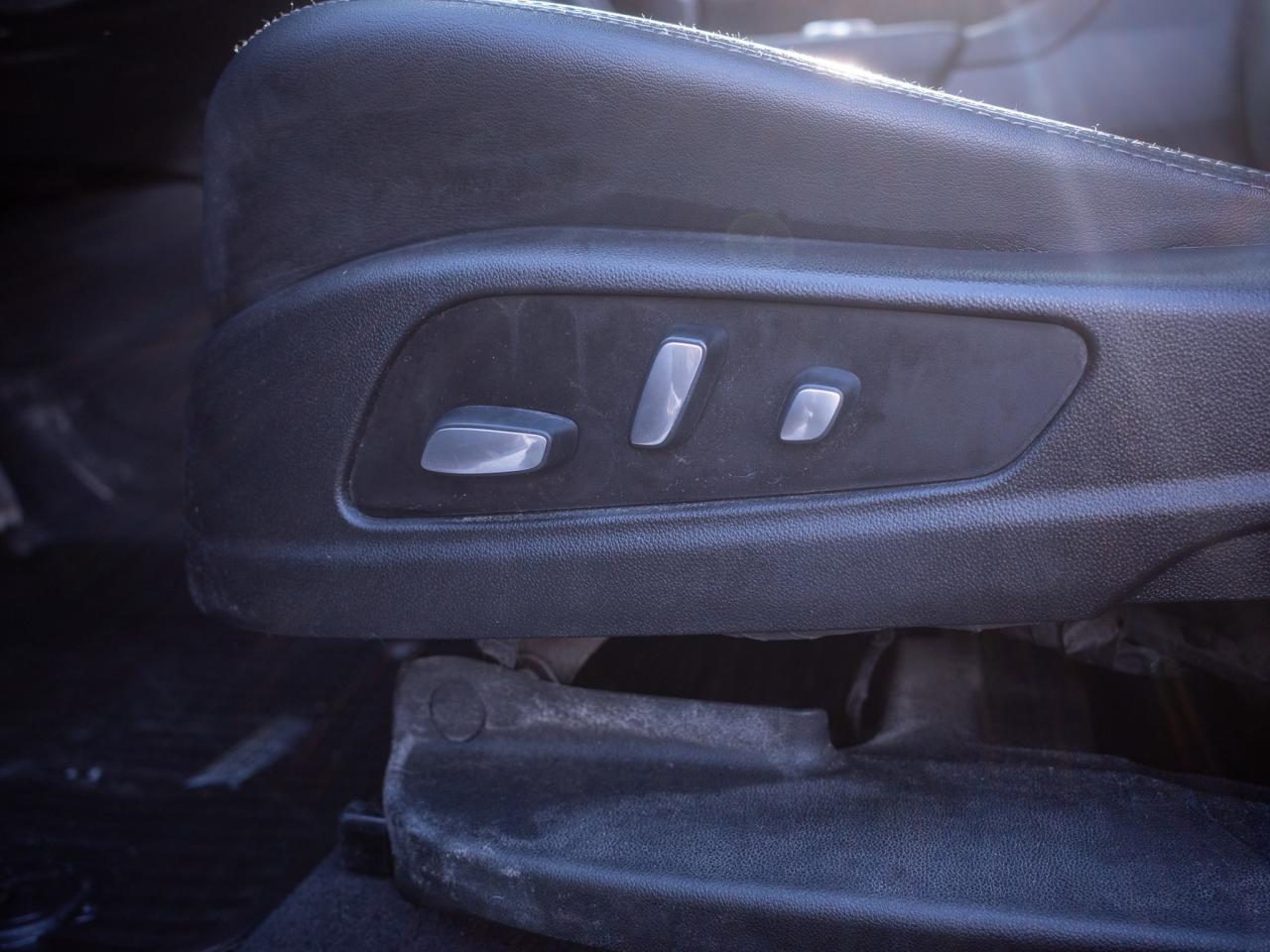 2021 Cadillac XT5 AWD Sport - Rain Sensing Wipers Photo