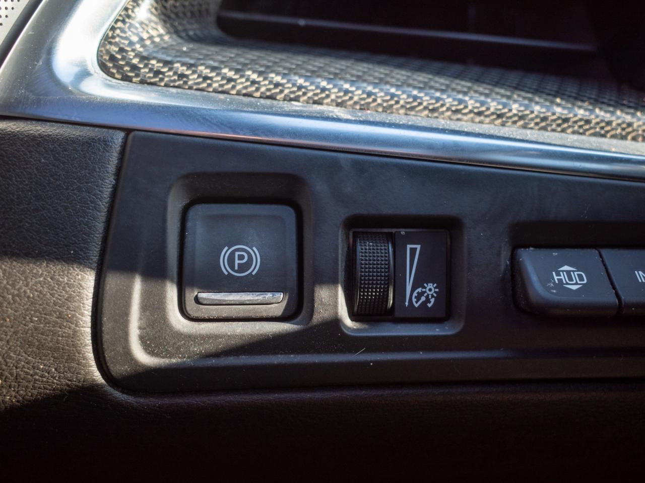 2021 Cadillac XT5 AWD Sport - Rain Sensing Wipers Photo