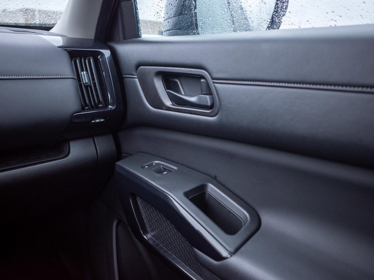 2024 Nissan Pathfinder S - Multi-Zone A/C Keyless Start Photo